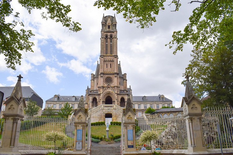 510790-Petit_Lourdes_a_Herouville_Saint_Clair-Caen_la_mer_Tourisme___Alix_JONET-1500px