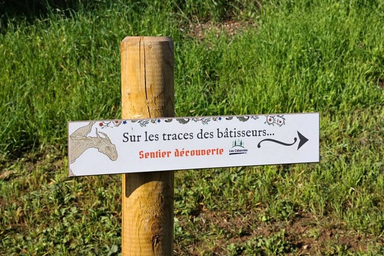 Sentier de découverte de Les Cabannes "Sur les traces des bâtisseurs"