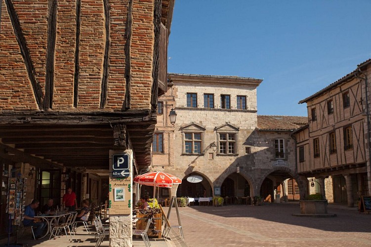 GR de Pays Castelnau-de-Montmiral - Penne ®