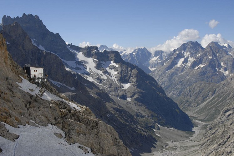 Refuge du Promontoire - hike from Combe Noire/la Bérarde