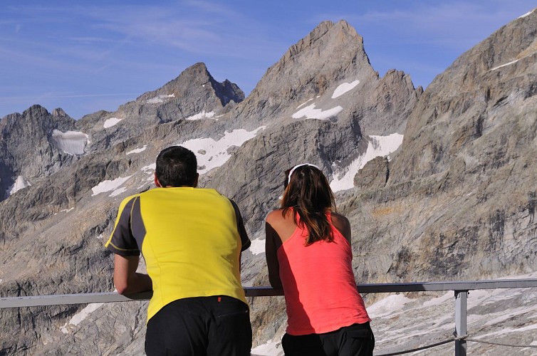Refuge du Promontoire - randonnée depuis Combe Noire/la Bérarde