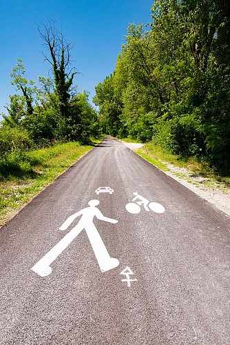 Via Grand Colombier : voie verte en bord de Rhône_Culoz-Béon