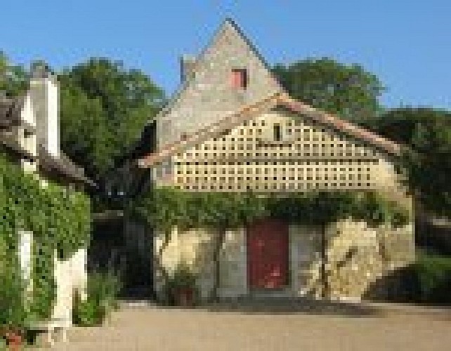 seuilly-deviniere-qrp5o3qge5vf.jpg.150x150_q85