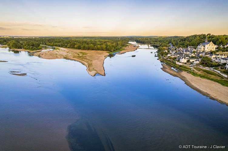 La confluence Vienne et Loire, à Candes-Saint-Martin.