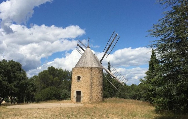 Moulin à vent de Vénéjan