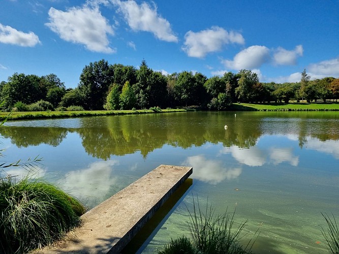 Plan d'eau - Perpezac-Le-Noir © L Léonard (2)