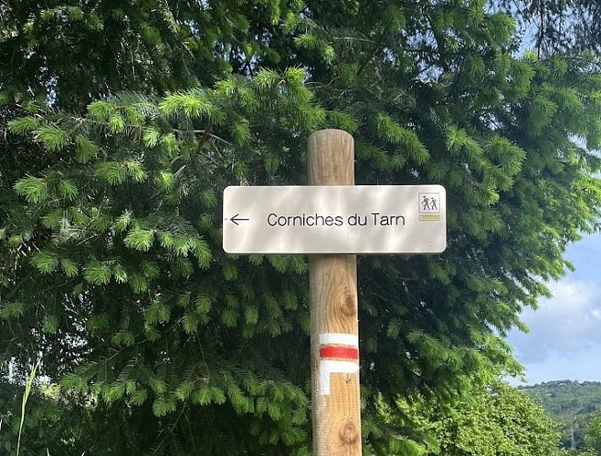 Lame d'indication du sentier