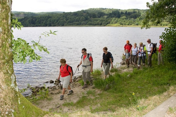 Au bord du Lac des Montagnès