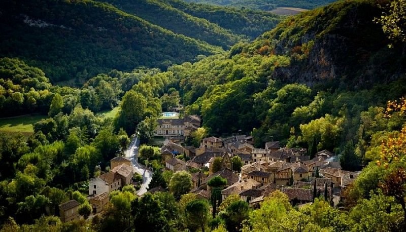 vue aérienne de Larroque