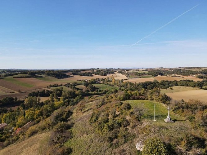 Vue sur la croix de Lombers
