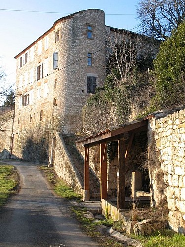 Vue du château du Mouzieys