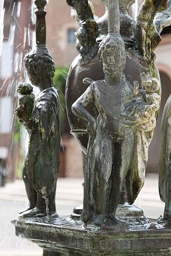 Détail fontaine du Griffoul, Gaillac