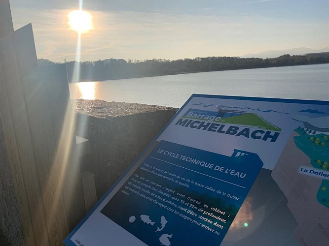 Un panneau explicatif du barrage de Michelbach
