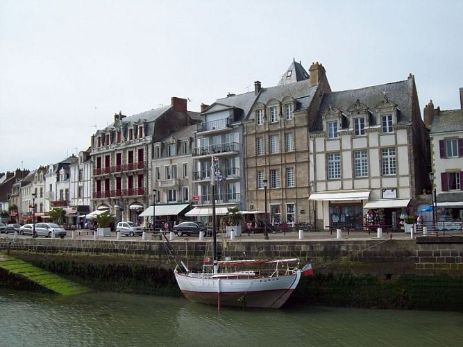 Circuit le tour de côte, le Croisic les quais, vue sur les anciennes demeures d'armateurs_7