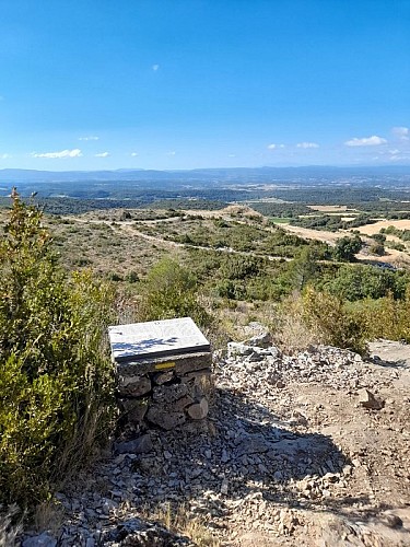 Le tour de la Grotte de Limousis