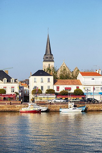 Lus moi in Nederlands titel van een routebeschrijving: Boucle N°20 - SAINT GILLES CROIX DE VIE - erkend Vendée Vélo
Let op:
- Vertaal geen eigennamen
- Respecteer de subtiliteiten