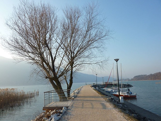 Sentier pédestre "au fil de l'eau"