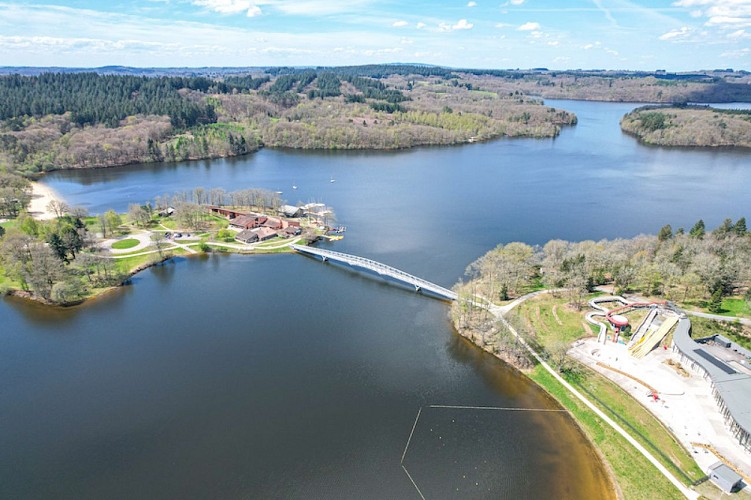 passerelle Lac de Saint-Pardoux 