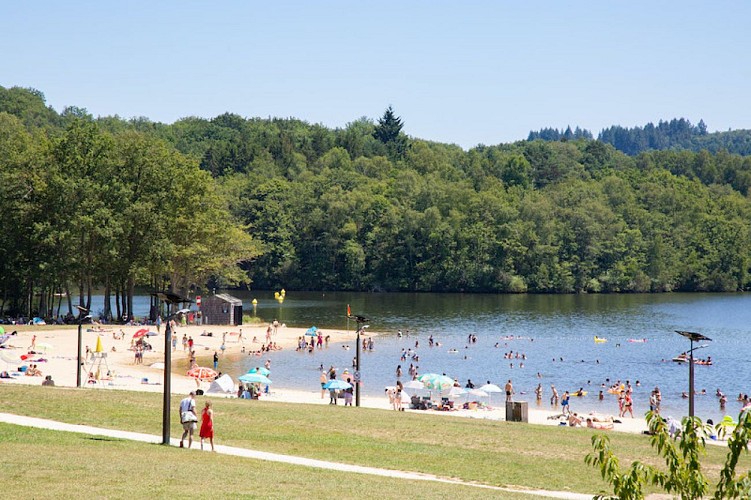 Plage Lac de Saint-Pardoux - Santrop