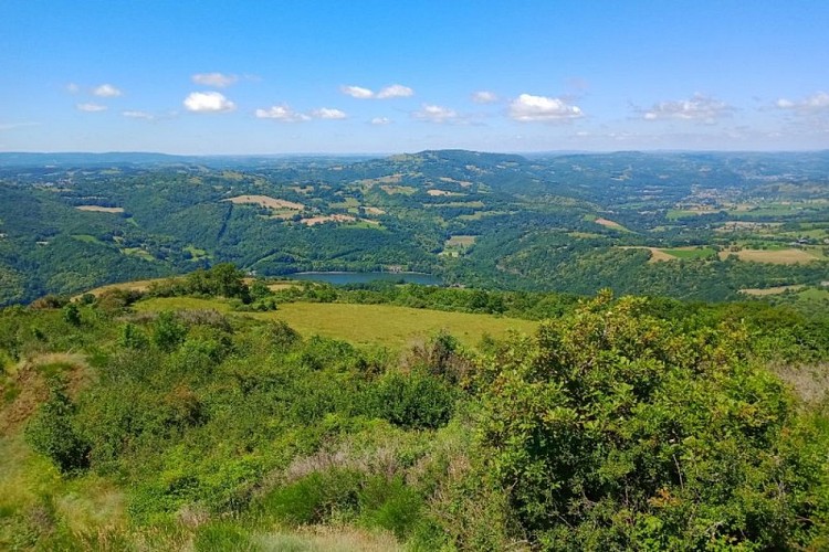 Les flancs sud de la vallée du Lot