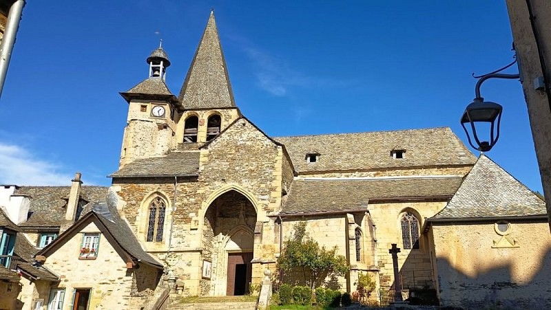 L'église St-Fleuret d'Estaing