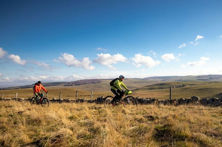 Station du Bouyssou, Le grand tour - VTT n°13 rouge