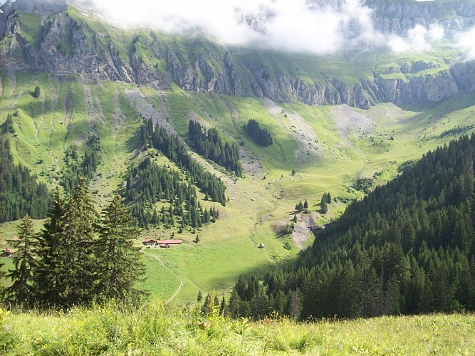 sentier pédestre : Véran depuis Besseray