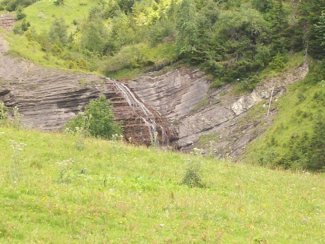 sentier pédestre : Véran depuis Besseray