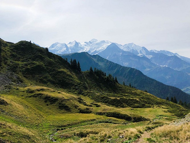 Ruta de senderismo a las praderas alpinas de Pormenaz y el Lac de Pormenaz