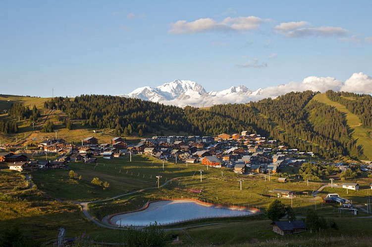 Fietsen op de Col des Saisies (kant van Val d'Arly)
