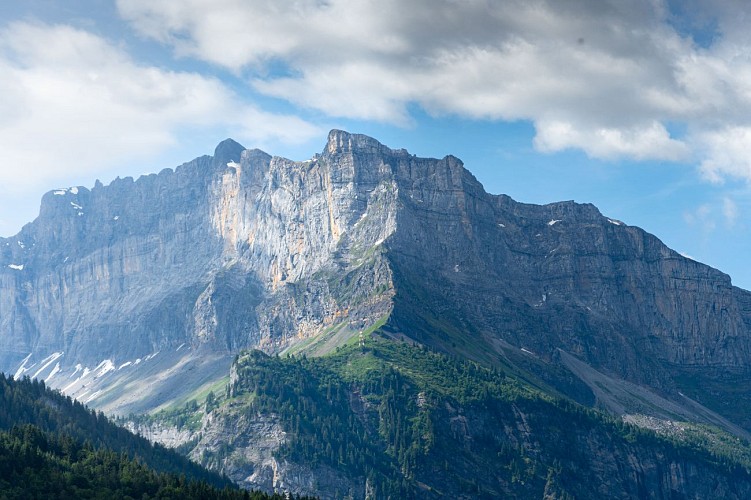 Wandelen naar de bergweiden en chalets van Salvadon