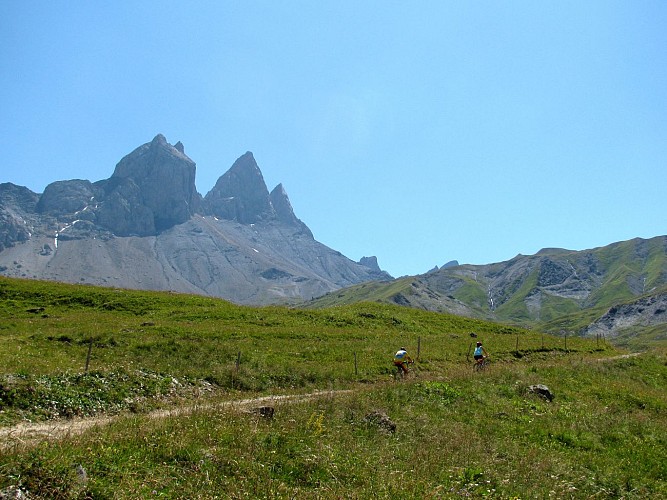 Ascent to Les Aiguilles d'Arves