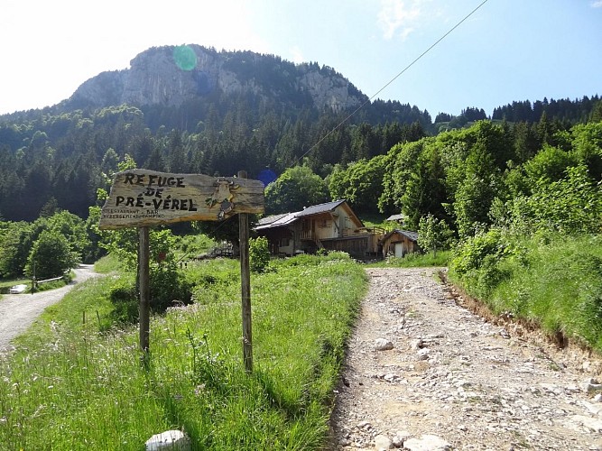 Tour of Lac d’Annecy. (Variante A/R) Refuge de Pré vérel - La Tournette (2351m) –. Stage 4