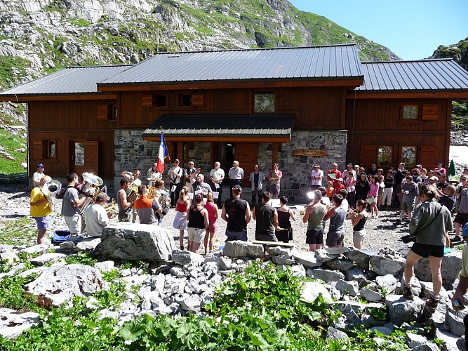 Tour of Mont Ruan. Refuge de Grenairon – Refuge de la Vogealle (1 901 m). Stage 2