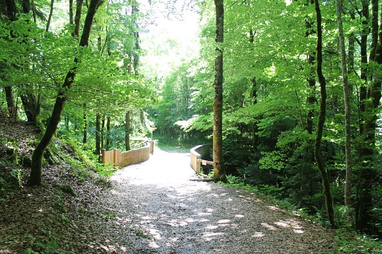 Lescheraines mountain bike loop - Prérouge Cave and Pont du Diable (bridge)