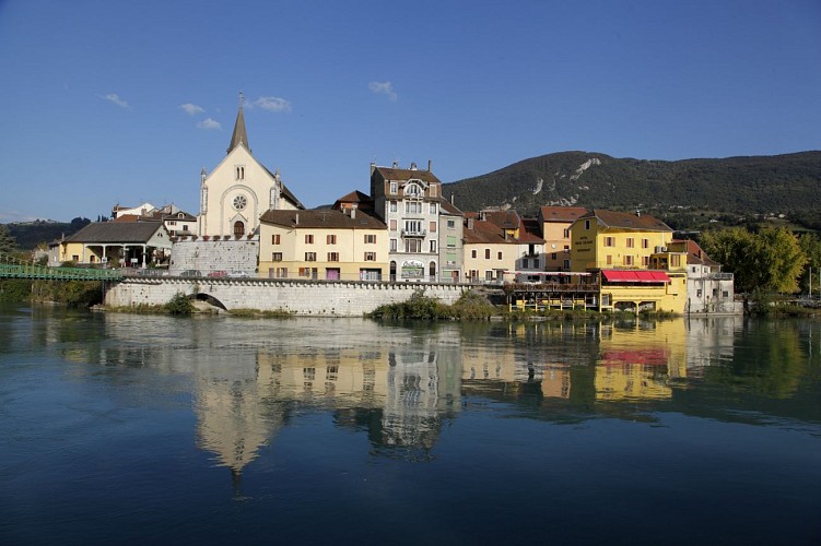 Seyssel, au bord du Rhône