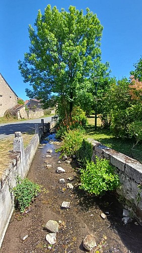 La pierre sanglante_Saint-Genès-du-Retz