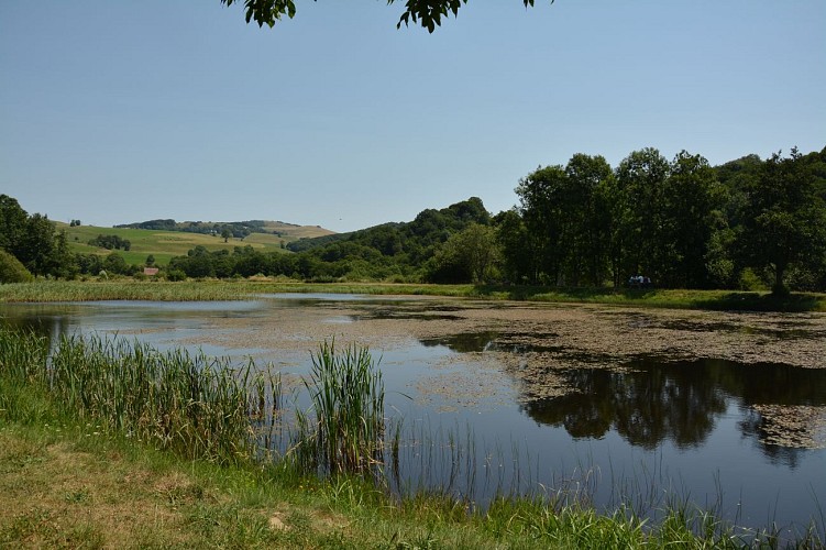 lac d'Egliseneuve d'Entraigues