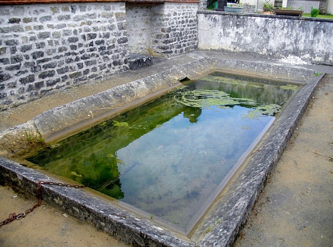 Lavoir des Queudries - Thianges