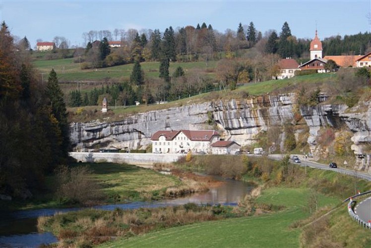 DEFILE DU COIN DE LA ROCHE BOUCLE 34 - LES COMBES