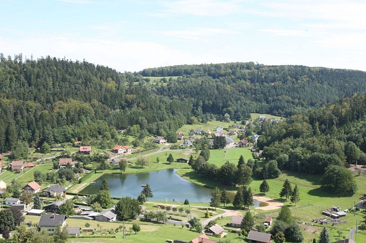 Rundfahrt Nr. 3: Wanderweg zum Felsen von Salière, vorgeschlagen von den freiwilligen Blutspendern
Beachten Sie bitte:
- übersetzen Sie keine Eigennamen
- achten Sie auf Feinheiten