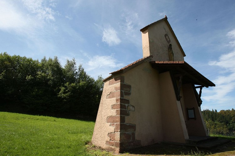 Rundfahrt Nr. 3: Wanderweg zum Felsen von Salière, vorgeschlagen von den freiwilligen Blutspendern
Beachten Sie bitte:
- übersetzen Sie keine Eigennamen
- achten Sie auf Feinheiten