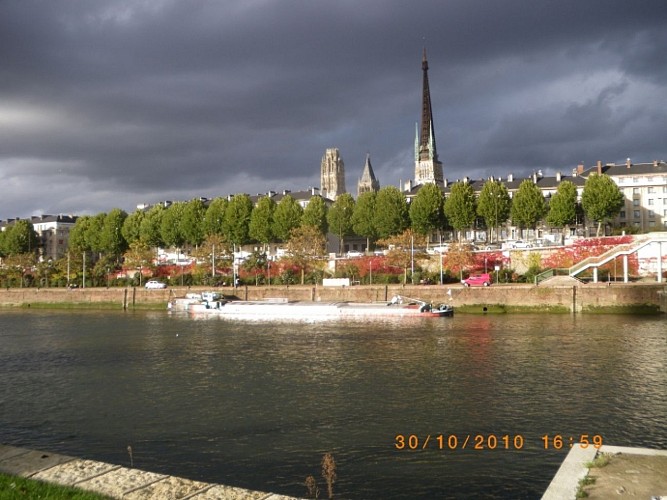 Erkundung von Ile Lacroix und den angelegten Ufern von Rouen