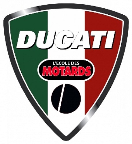 Giro in moto nella parte nord della Sarthe

Rispettare i seguenti punti:
- Non tradurre i nomi propri
- Mantenere le sottili differenze