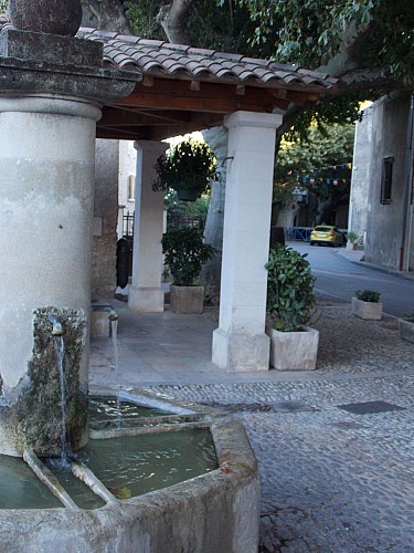 Fontaine du Grand Font-Vacqueyras