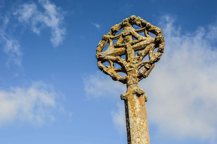 Le sentier des vieilles pierres
