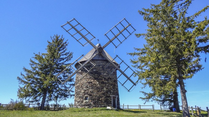 Moulin à tous vents