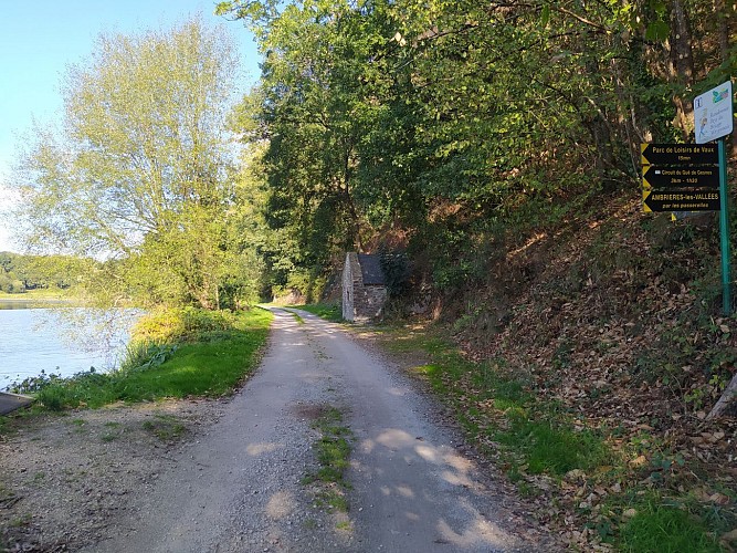AMBRIERES LES VALLEES - Circuit Le Gué de Gênes