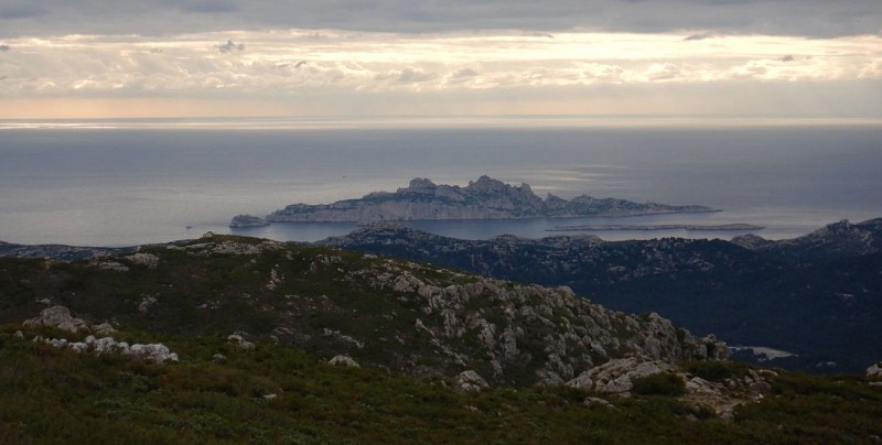 Ile Riou vue du Mt St Cyr