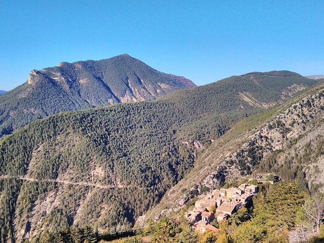 LE MONT AUVARE / LA CROIX SUR ROUDOULE
